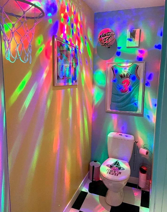 Capsule Miami Vice - Jacuzzi - Billard - Ecran Cinema & Netflix - Ping-Pong - Nintendo & Jeux- Liévin Exterior foto